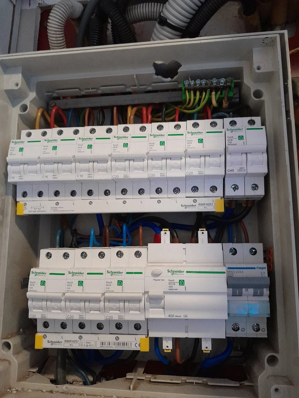 Elektriciteitswerken door JVA Homeworks
