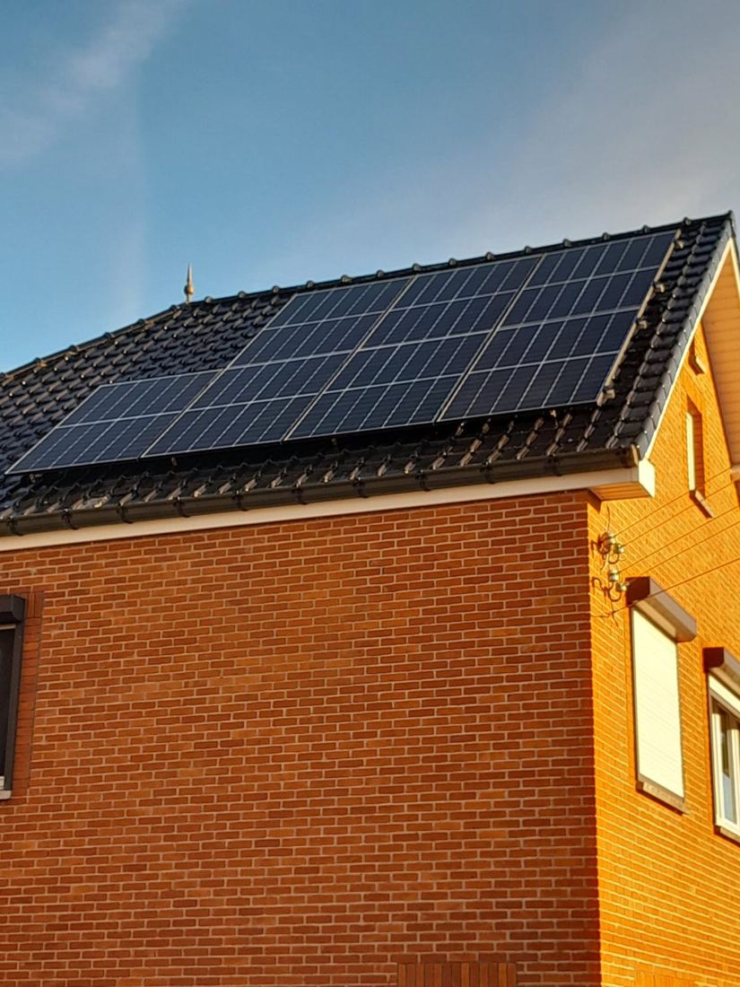 Zonnepanelen op een topgevel